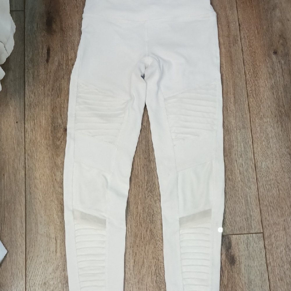 White Ribbed Leggings
